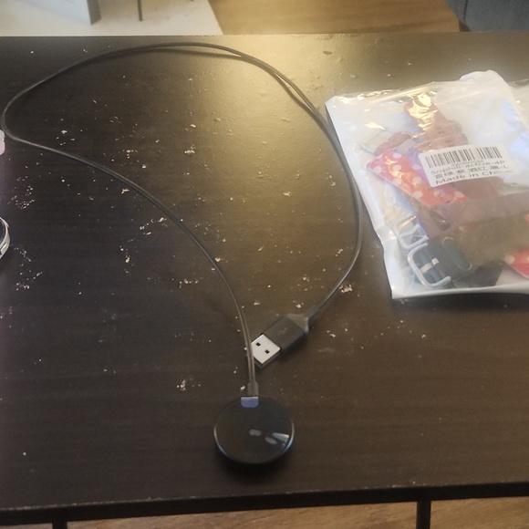 Samsung Watch 4 with watch bands - Picture 2 of 5